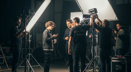 Genç oyuncu sosyal medya cast stratejisi